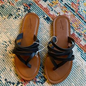 Universal Threads /// Maritza Sandal